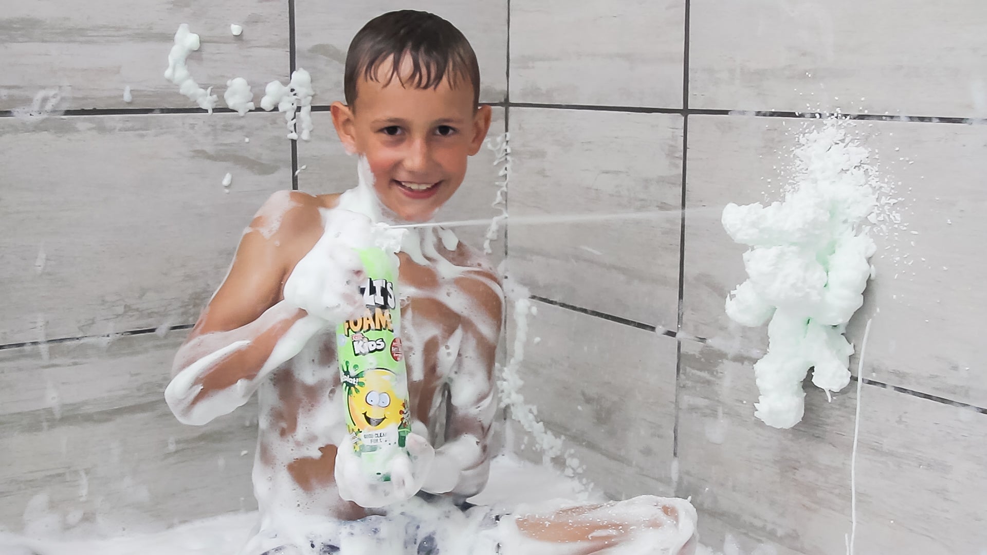 Spray & Play! Scented Bath Foam
